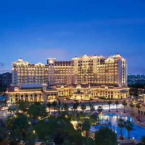 Radisson Blu Forest Manor Hongqiao - Near Necc ***** Shanghai