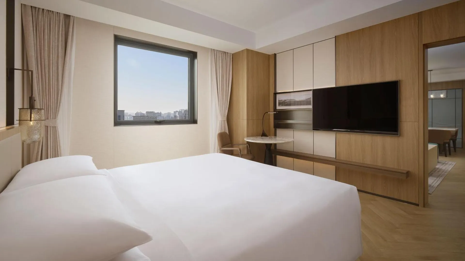 Courtyard By Marriott Shanghai Xujiahui Hotel