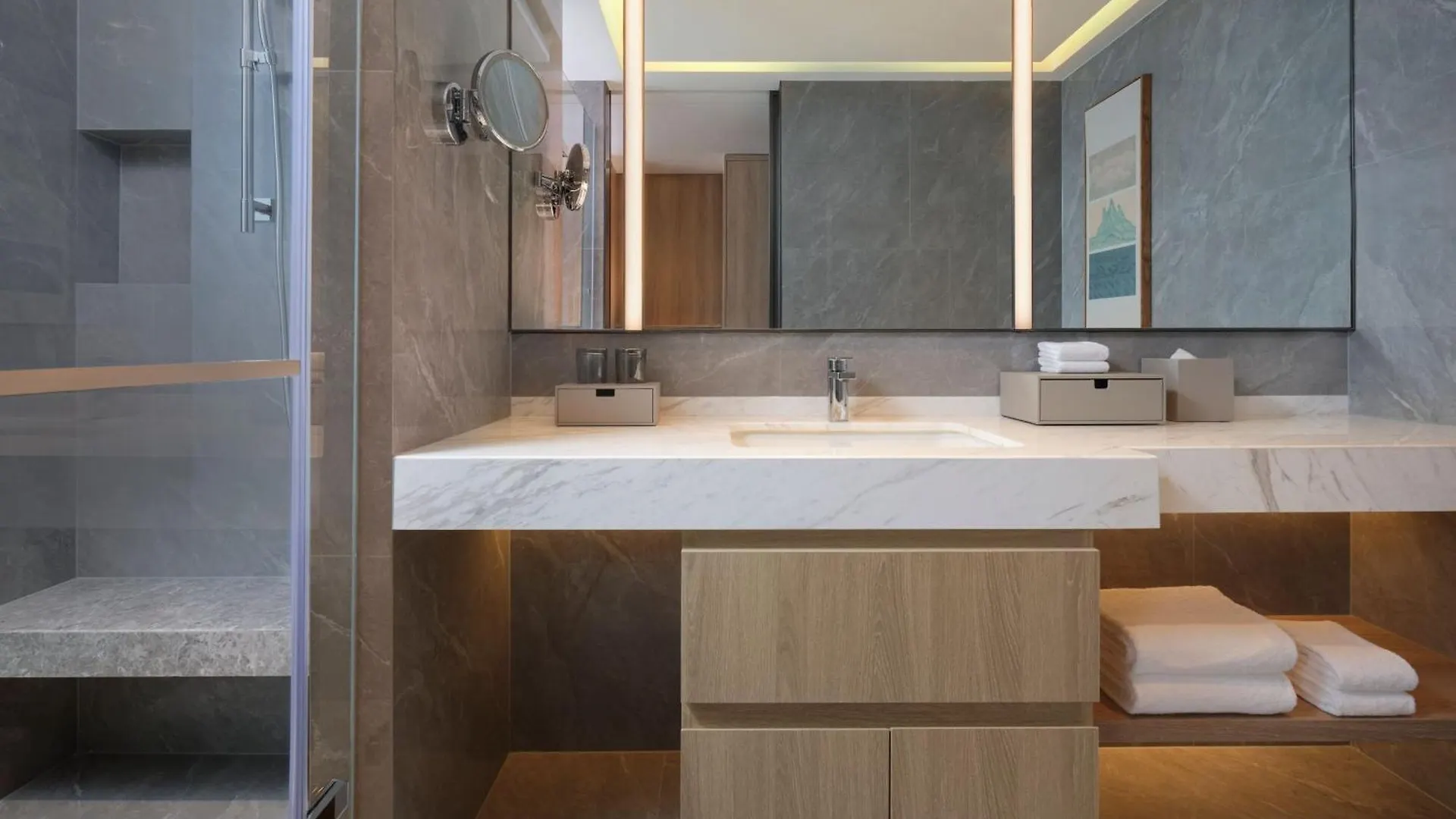 Courtyard By Marriott Shanghai Xujiahui 4*,  China
