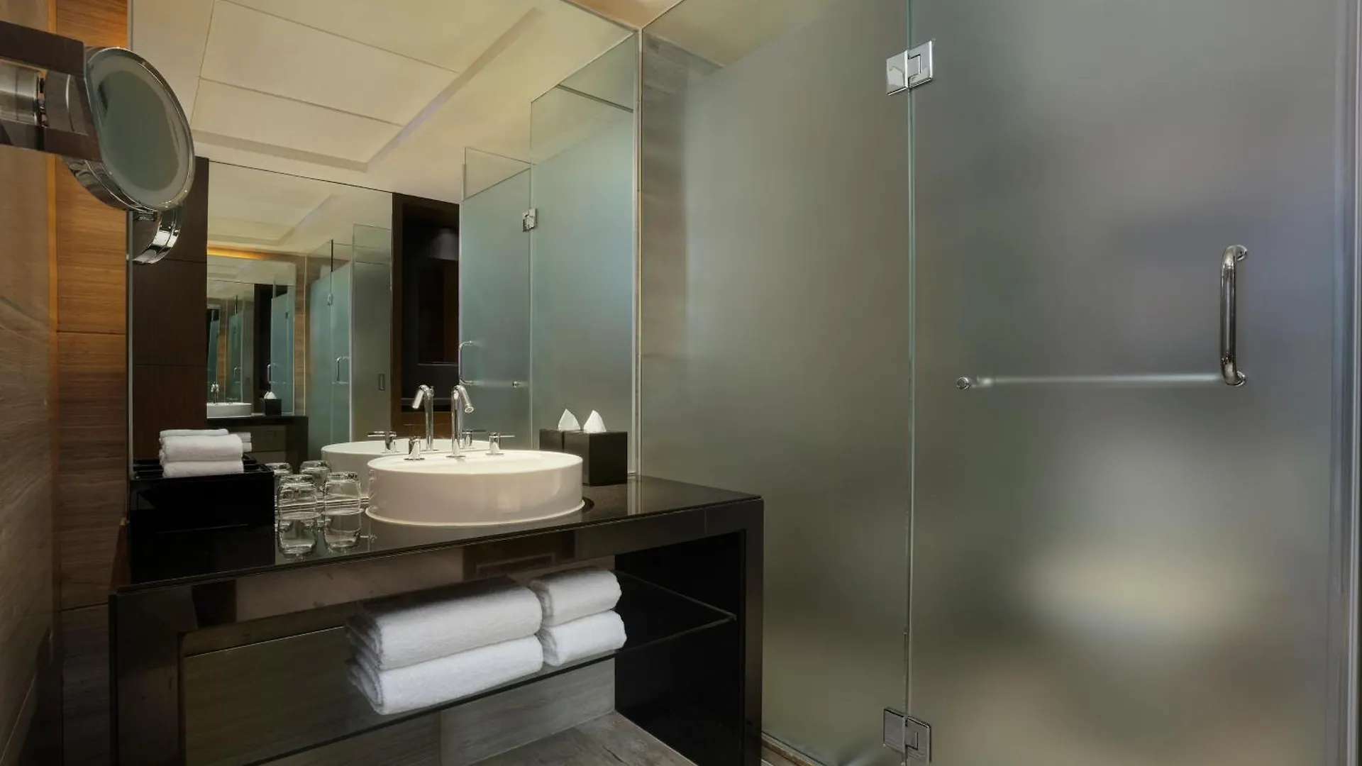 Courtyard By Marriott Shanghai Xujiahui 4*,  China
