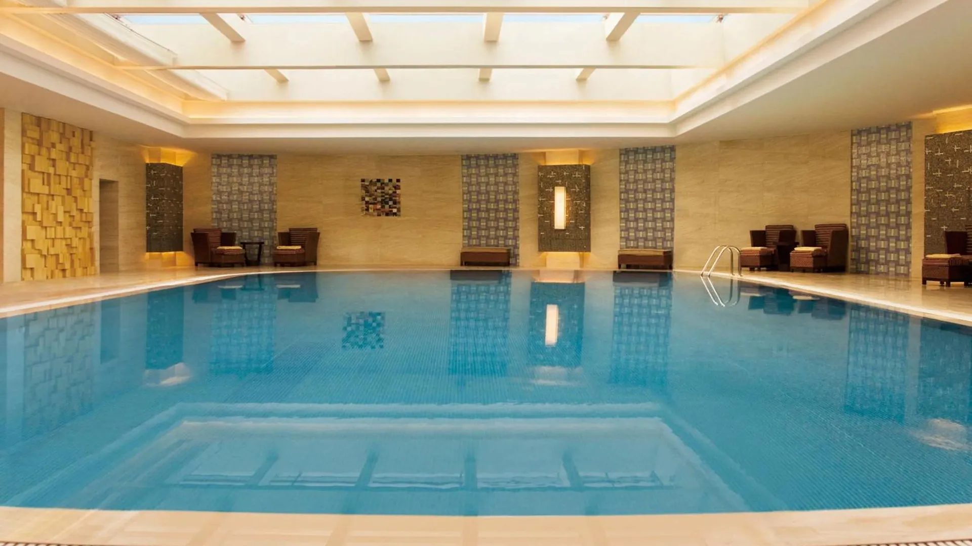 Courtyard By Marriott Shanghai Xujiahui Hotel