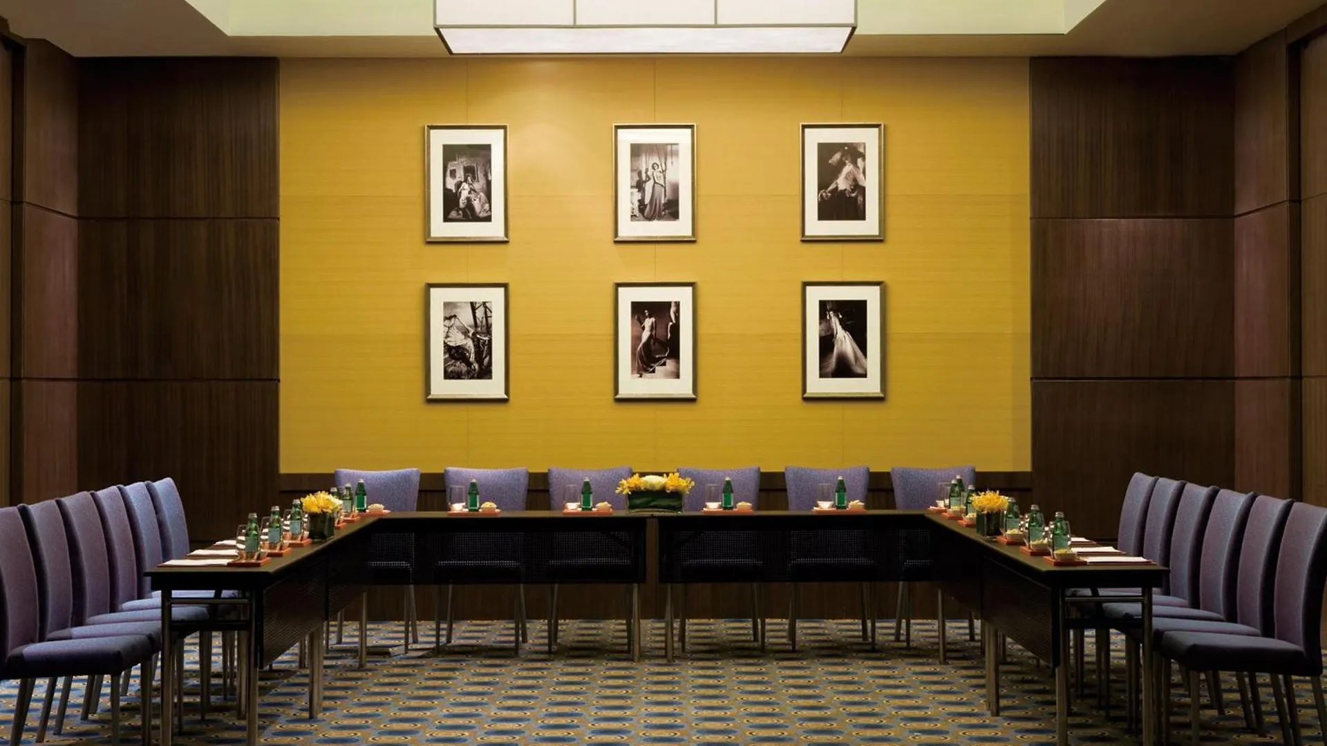 Courtyard By Marriott Shanghai Xujiahui 4*,