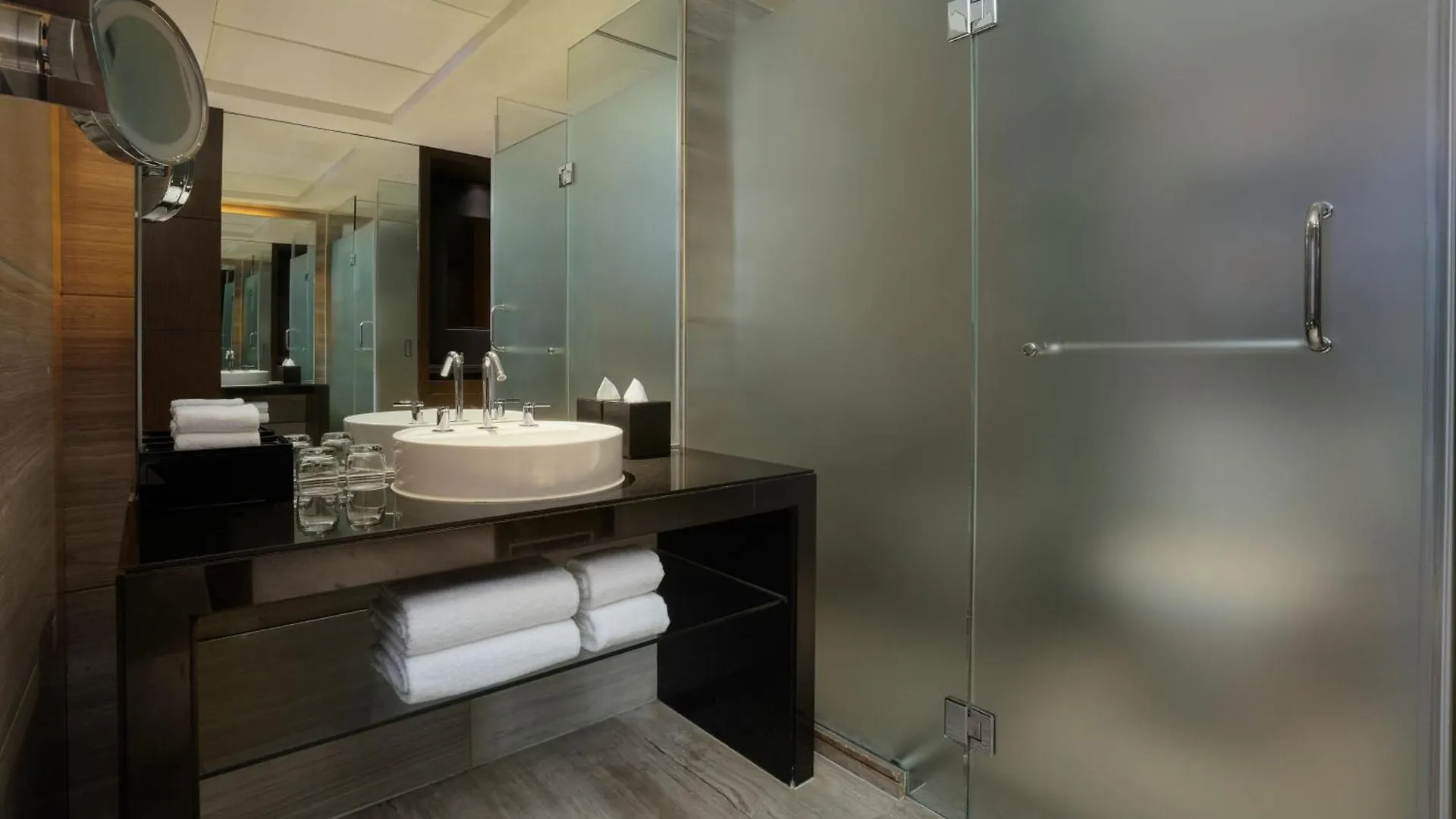 Courtyard By Marriott Shanghai Xujiahui China