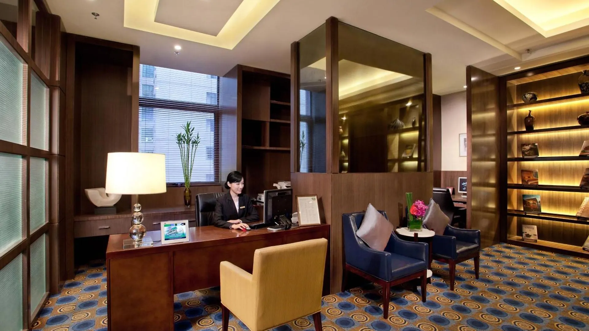 Courtyard By Marriott Shanghai Xujiahui 4*,  China